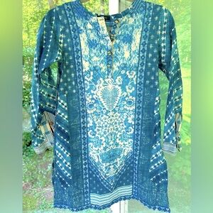 J. Teens 38 Kurti Tunic Crew neck with gold stitch covered bottoms, side pockets